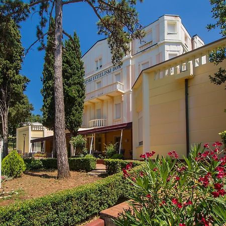 Hotel Vila Ruzica- Glavna Zgrada I Depandanse Crikvenica Exteriör bild