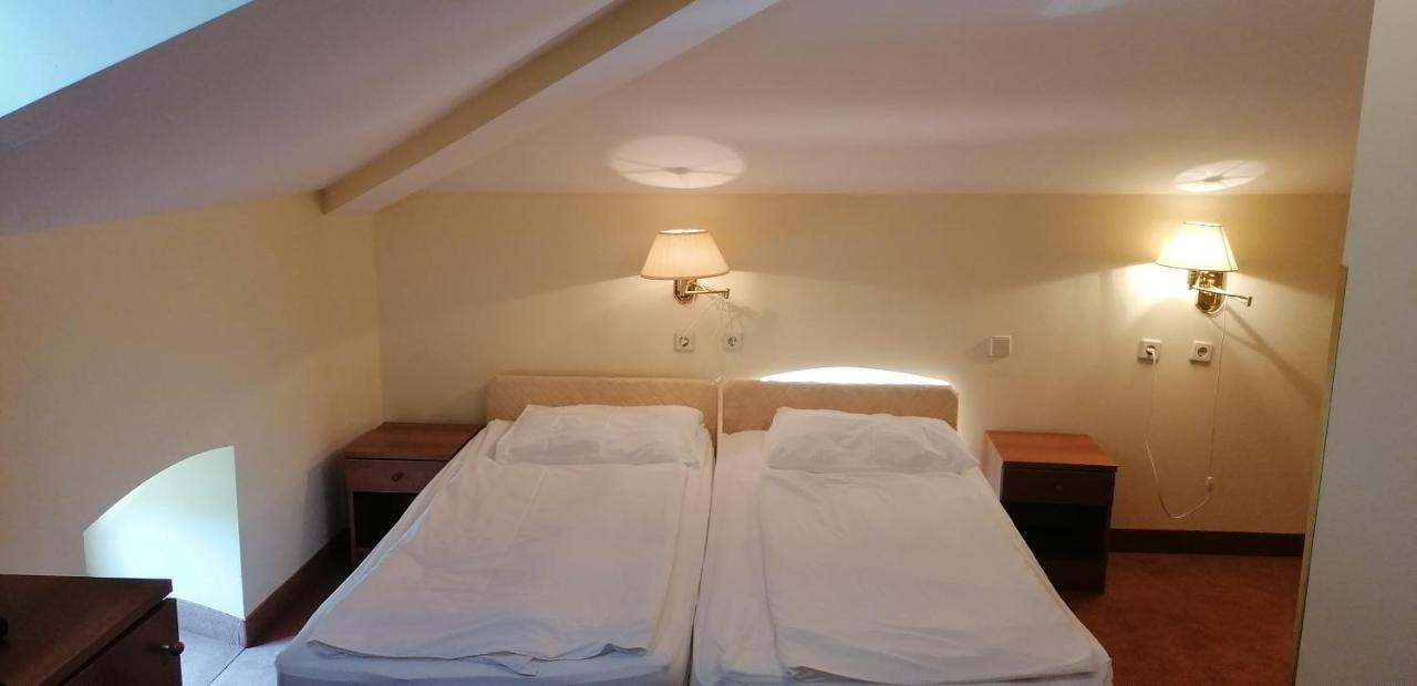 Hotel Vila Ruzica- Glavna Zgrada I Depandanse Crikvenica Exteriör bild