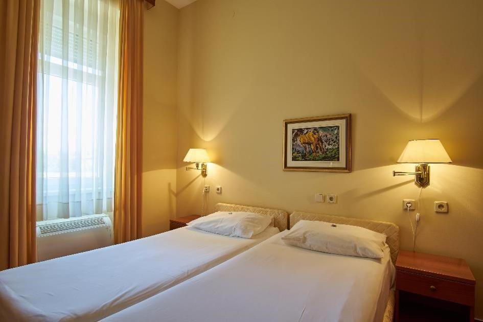 Hotel Vila Ruzica- Glavna Zgrada I Depandanse Crikvenica Exteriör bild