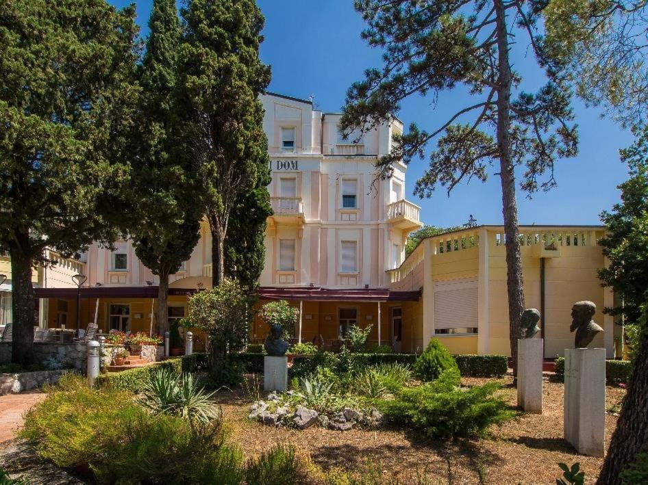 Hotel Vila Ruzica- Glavna Zgrada I Depandanse Crikvenica Exteriör bild