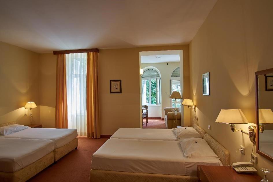 Hotel Vila Ruzica- Glavna Zgrada I Depandanse Crikvenica Exteriör bild