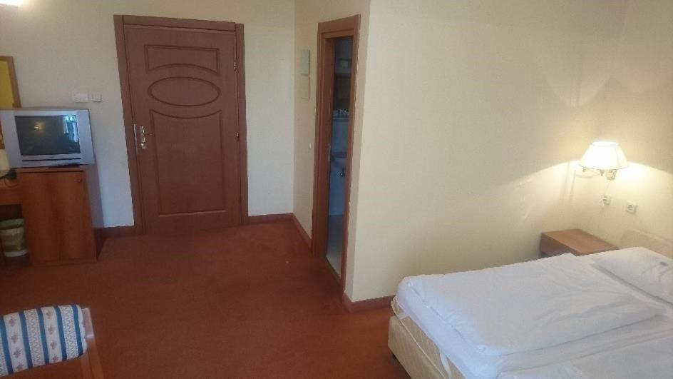 Hotel Vila Ruzica- Glavna Zgrada I Depandanse Crikvenica Exteriör bild