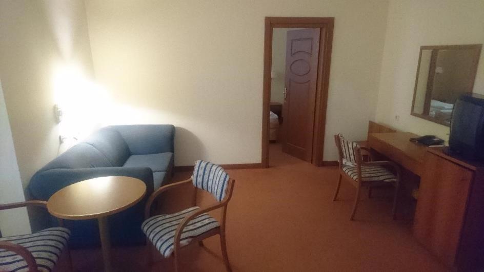 Hotel Vila Ruzica- Glavna Zgrada I Depandanse Crikvenica Exteriör bild