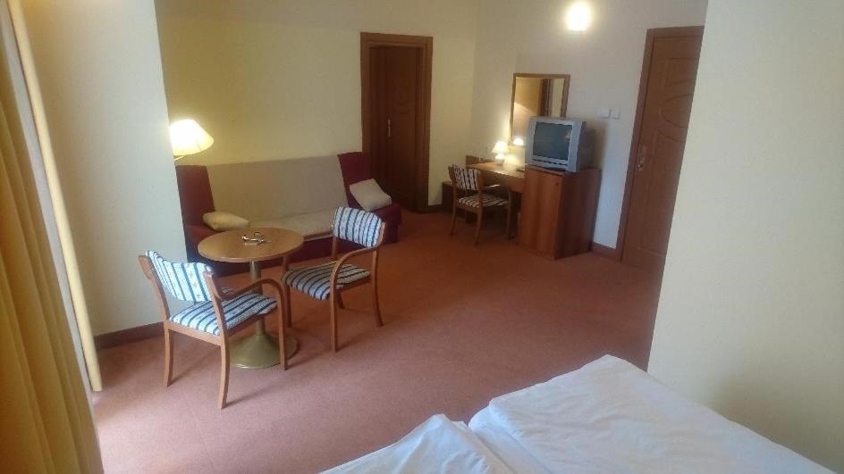 Hotel Vila Ruzica- Glavna Zgrada I Depandanse Crikvenica Exteriör bild