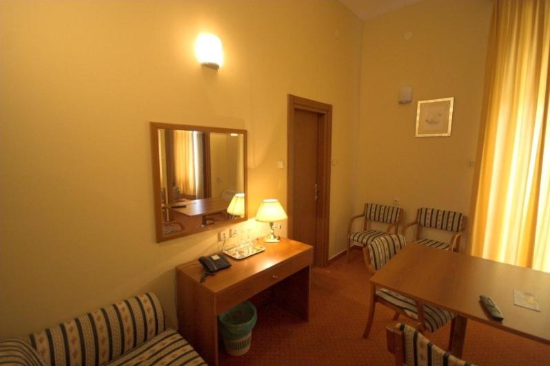 Hotel Vila Ruzica- Glavna Zgrada I Depandanse Crikvenica Exteriör bild