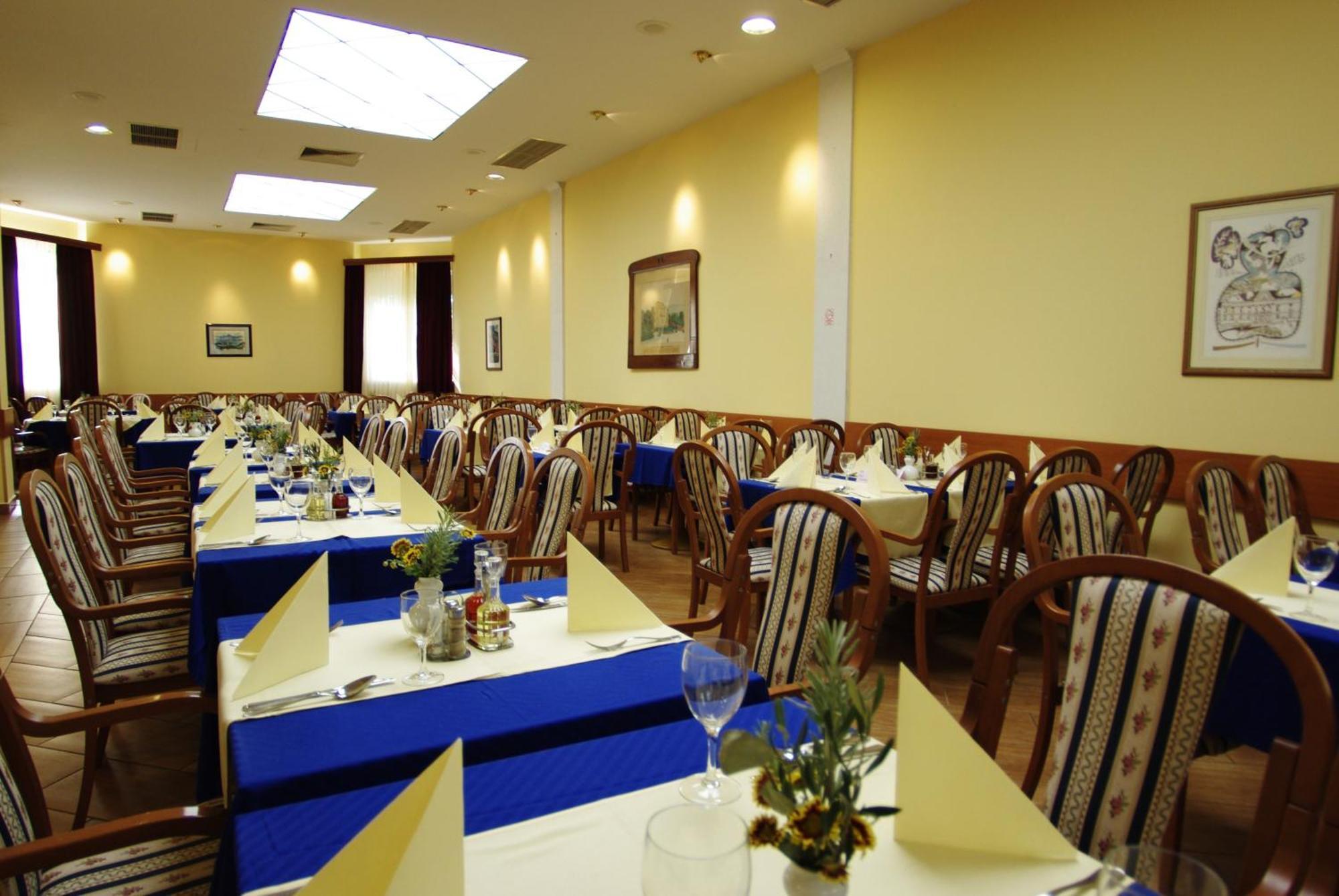 Hotel Vila Ruzica- Glavna Zgrada I Depandanse Crikvenica Exteriör bild