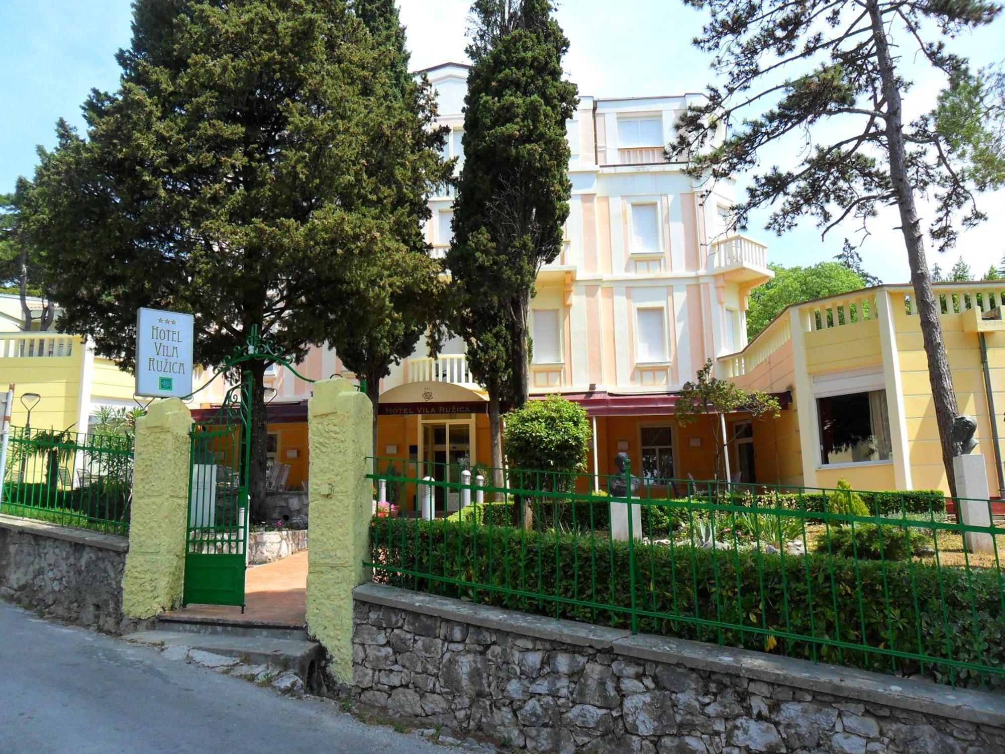 Hotel Vila Ruzica- Glavna Zgrada I Depandanse Crikvenica Exteriör bild