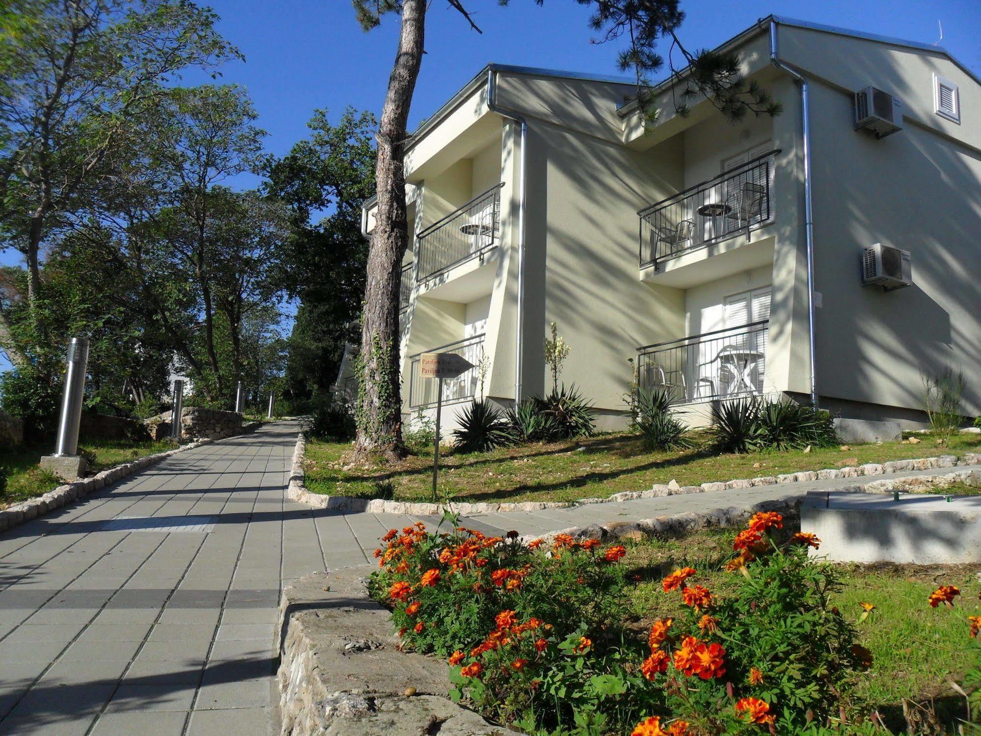 Hotel Vila Ruzica- Glavna Zgrada I Depandanse Crikvenica Exteriör bild