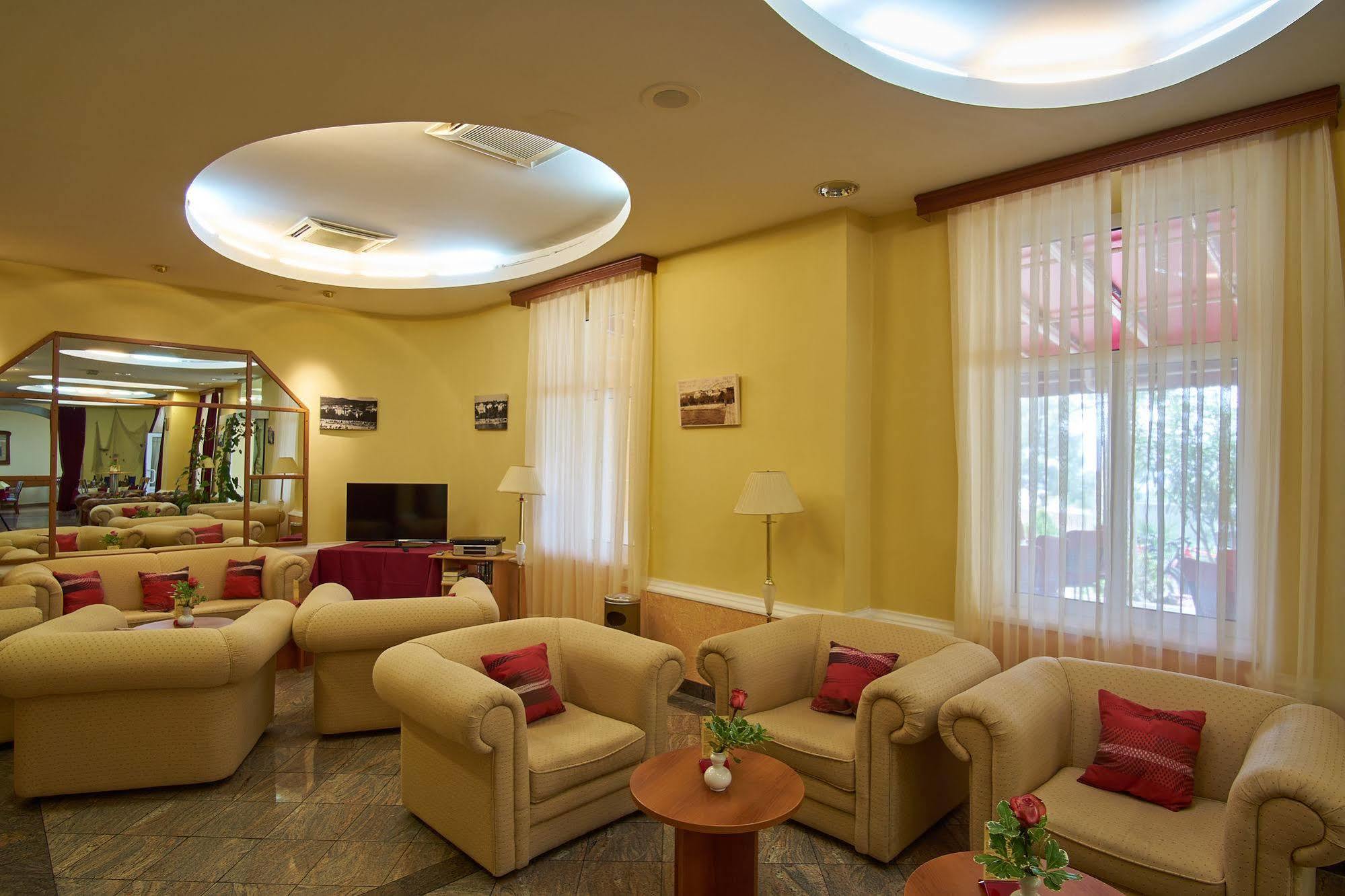 Hotel Vila Ruzica- Glavna Zgrada I Depandanse Crikvenica Exteriör bild