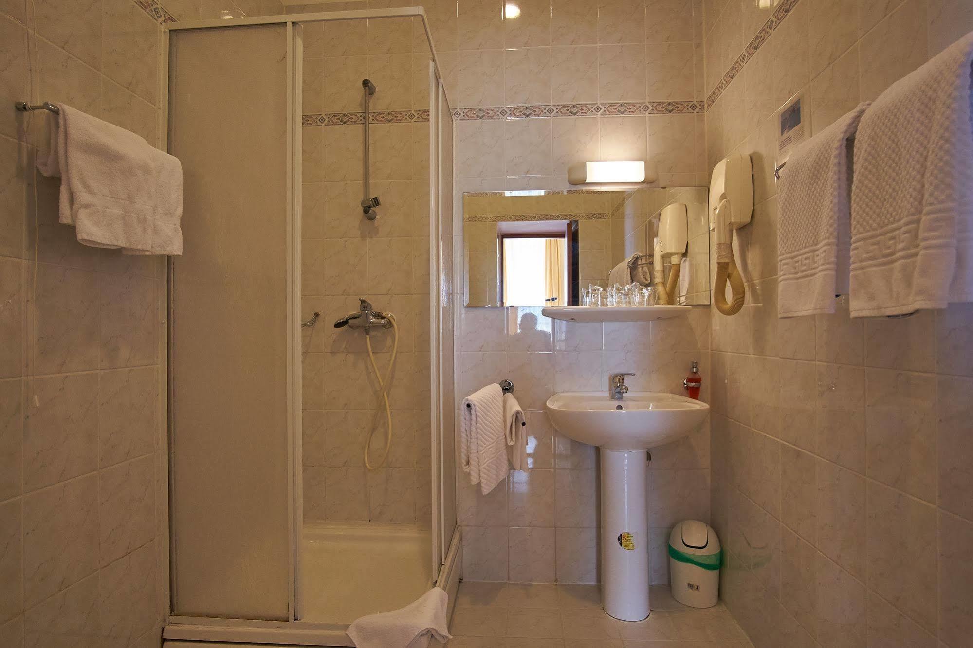 Hotel Vila Ruzica- Glavna Zgrada I Depandanse Crikvenica Exteriör bild